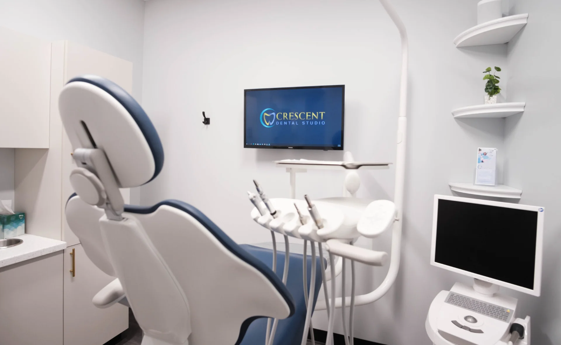 Treatment room at Crescent Dental Studio